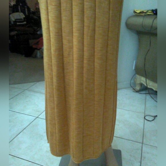 BNWOT MAXI SWEATER DRESS SZ. SM BY ELIZABETH & JAMES 100% WOOL GOLDEN COLOR LUX - Picture 12 of 13